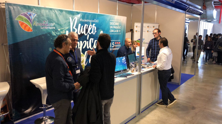 Almuñécar y La Herradura presentan el Open Internacional de Fotografía Submarina en la feria de buceo Madrid Azul 2018